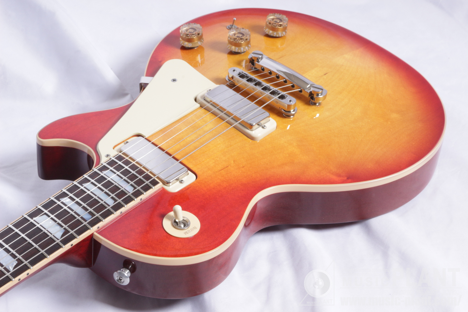 Les Paul Deluxe 2015 Heritage Cherry Sunburst追加画像 Les Paul Deluxe 2015 Heritage Cherry Sunburst追加画像