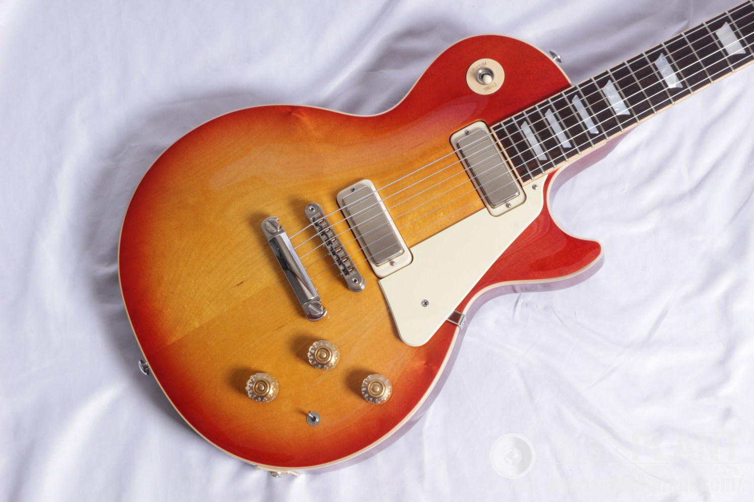 Les Paul Deluxe 2015 Heritage Cherry Sunburst追加画像 Les Paul Deluxe 2015 Heritage Cherry Sunburst追加画像
