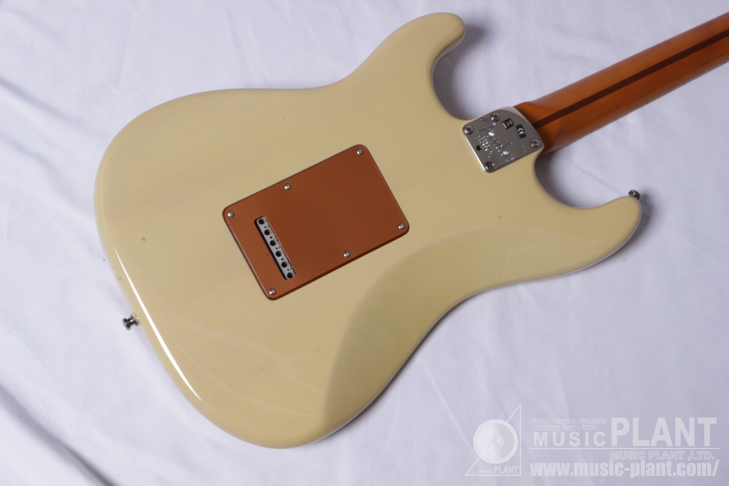 American Deluxe Stratocaster® V Neck, Maple Fingerboard, Honey Blonde追加画像 American Deluxe Stratocaster® V Neck, Maple Fingerboard, Honey Blonde追加画像