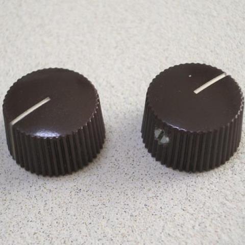 Montreux-コントロールノブ1052 Fender Amp style knob brown