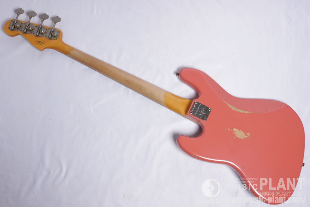 Limited Edition 1960 Jazz Bass Relic Super Faded/Aged Tahitian Coral背面画像