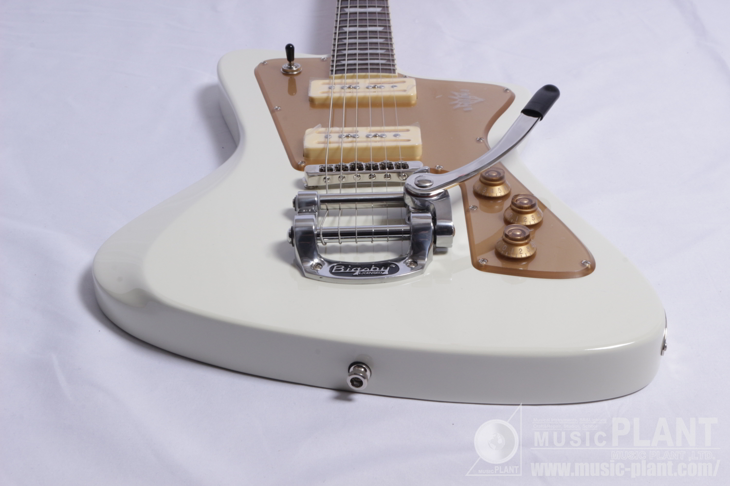 Wingman with Tremolo Vintage White (OUTLET)追加画像 Wingman with Tremolo Vintage White (OUTLET)追加画像