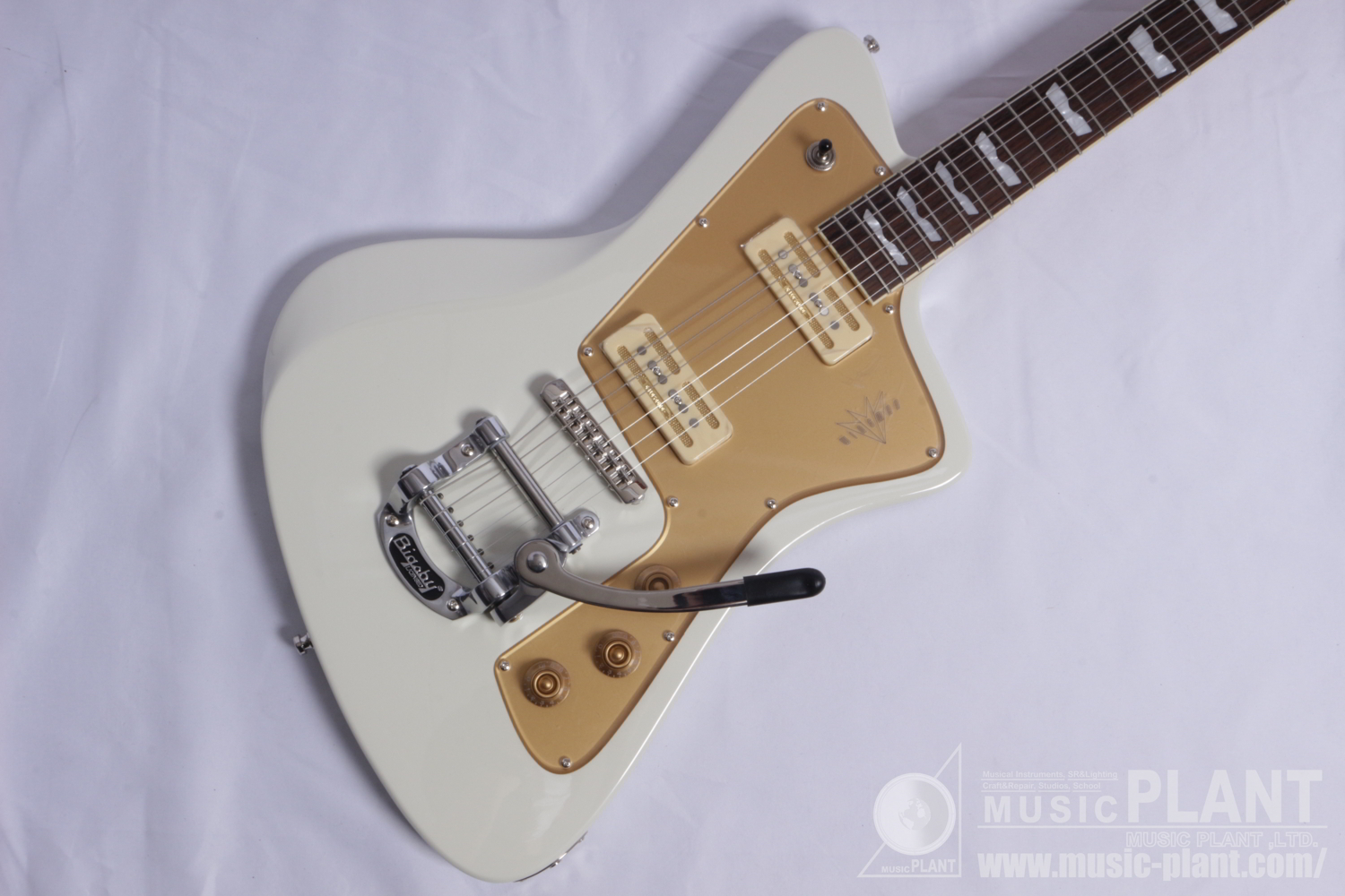 Wingman with Tremolo Vintage White (OUTLET)追加画像 Wingman with Tremolo Vintage White (OUTLET)追加画像