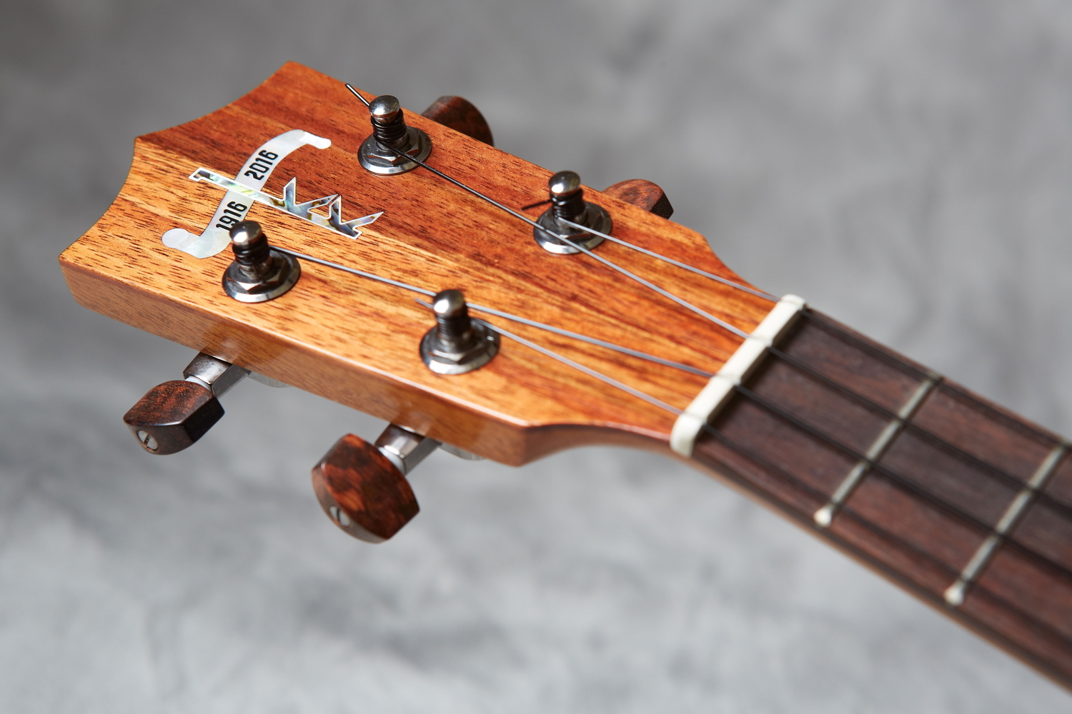 TENOR HF-3 4-Stringsヘッド画像 TENOR HF-3 4-Stringsヘッド画像