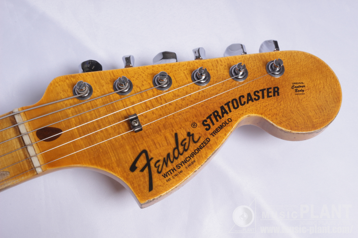 Limited Edition '69 Stratocaster Heavy Relic, Aged Blackヘッド画像 Limited Edition '69 Stratocaster Heavy Relic, Aged Blackヘッド画像