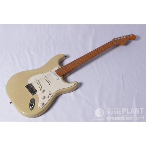 Fender USA-エレキギターAmerican Deluxe Stratocaster® V Neck, Maple Fingerboard, Honey Blonde