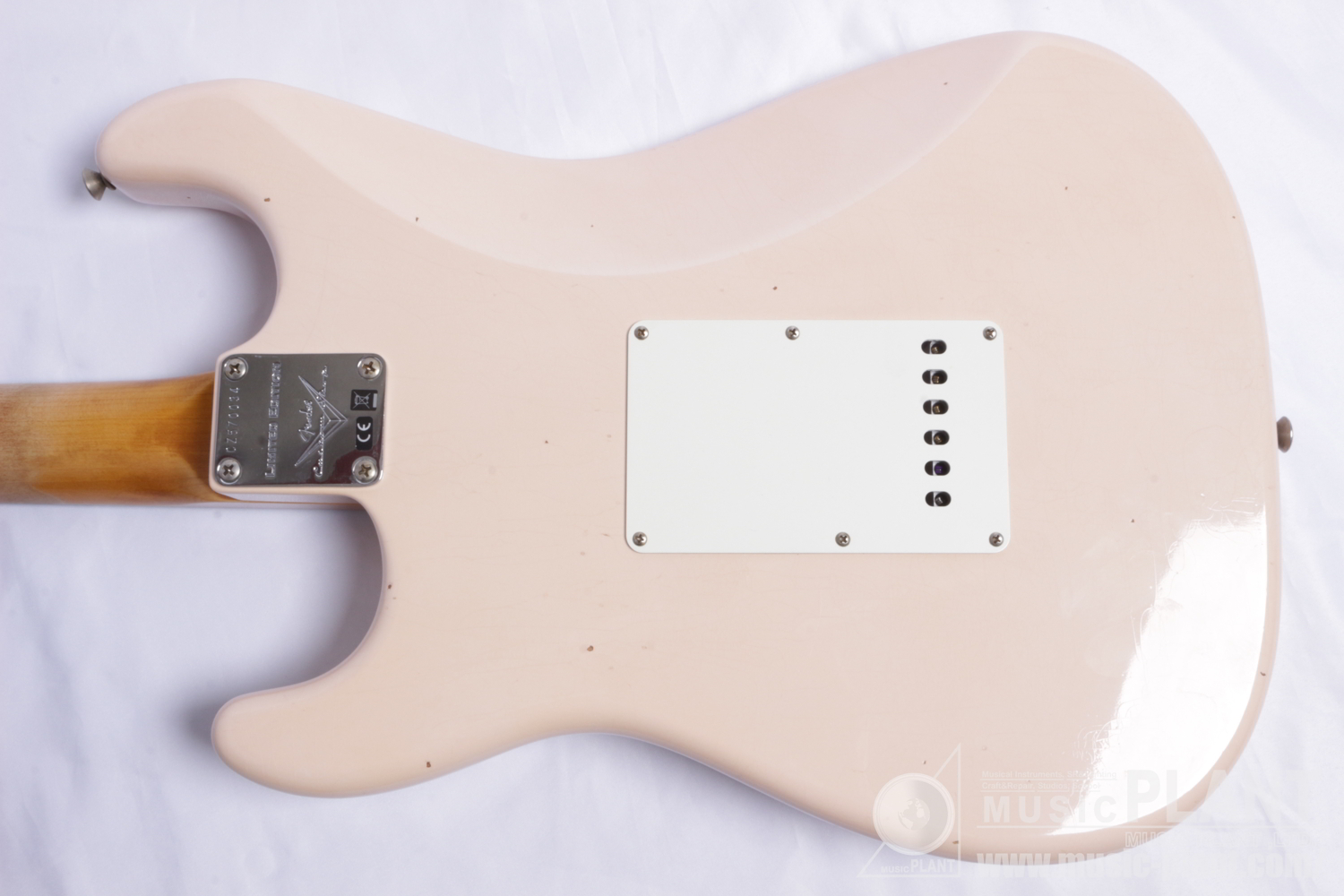 2022 Limited Edition 1959 Stratocaster Journeyman Relic, Super Faded Aged Shell Pink背面画像 2022 Limited Edition 1959 Stratocaster Journeyman Relic, Super Faded Aged Shell Pink背面画像