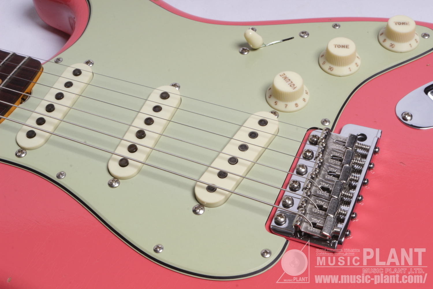Limited Edition '62 Poblano Strat Journeyman Relic with Closet Classic Hardware, 3A Rosewood Fingerboard, Super Faded Aged Fiesta Red追加画像 Limited Edition '62 Poblano Strat Journeyman Relic with Closet Classic Hardware, 3A Rosewood Fingerboard, Super Faded Aged Fiesta Red追加画像
