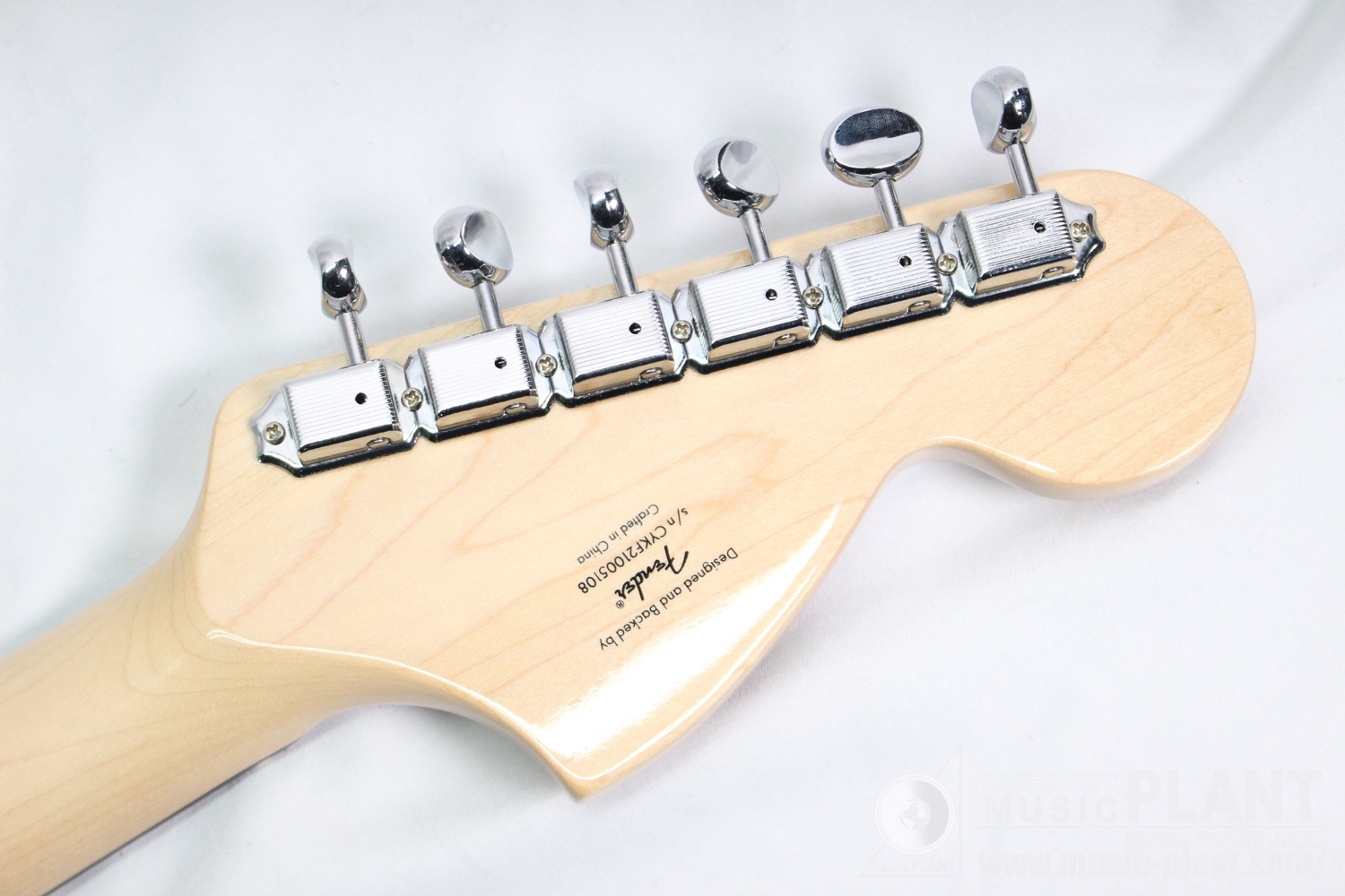 Paranormal Super-Sonic, Laurel Fingerboard, Pearloid Pickguard, Blue Sparkle追加画像 Paranormal Super-Sonic, Laurel Fingerboard, Pearloid Pickguard, Blue Sparkle追加画像