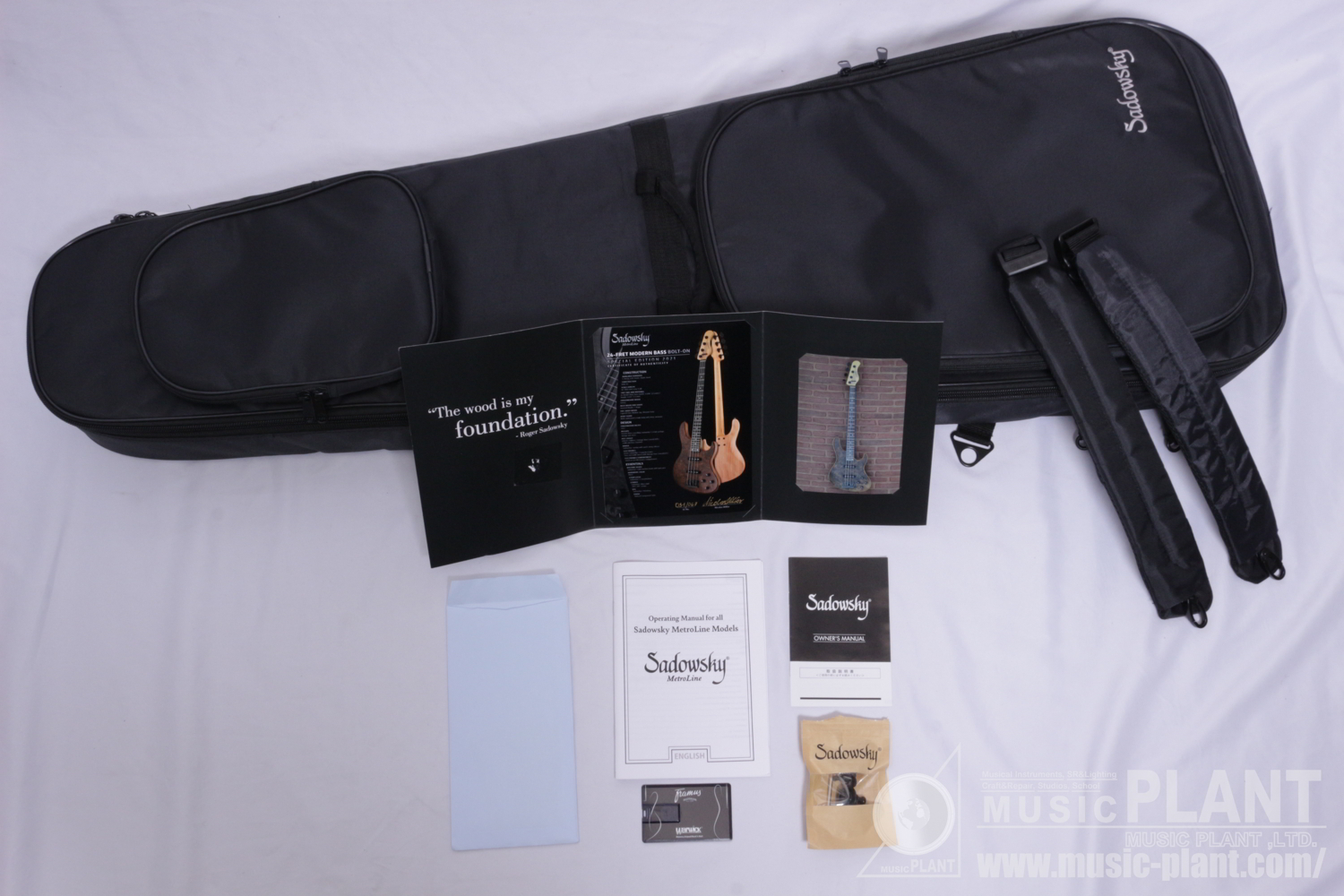 ML24 24-FRET MODERN BASS 4 SPECIAL EDITION 2021ケース画像 ML24 24-FRET MODERN BASS 4 SPECIAL EDITION 2021ケース画像
