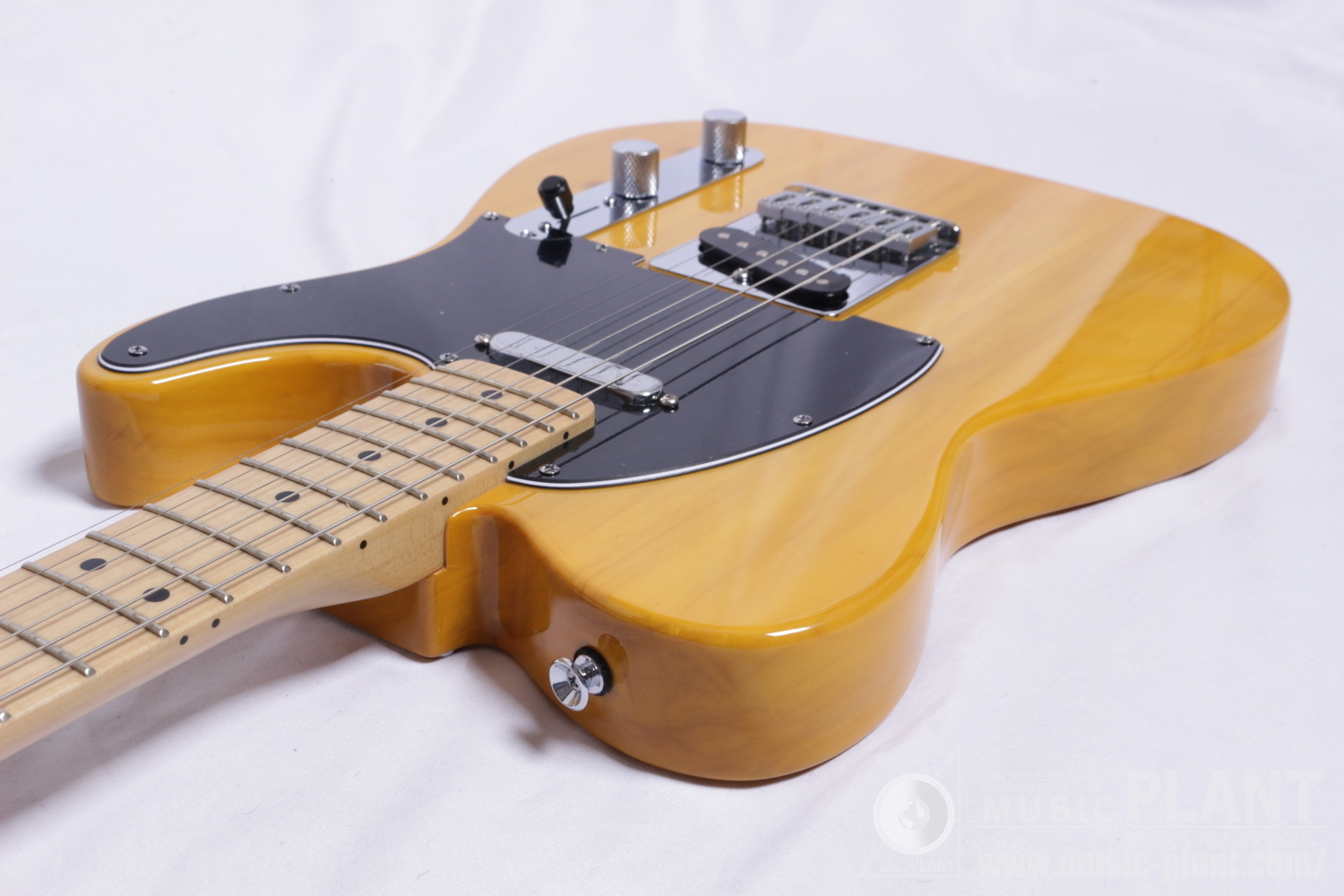 Standard Telecaster®, Maple Fingerboard, Black Pickguard, Butterscotch Blonde追加画像 Standard Telecaster®, Maple Fingerboard, Black Pickguard, Butterscotch Blonde追加画像