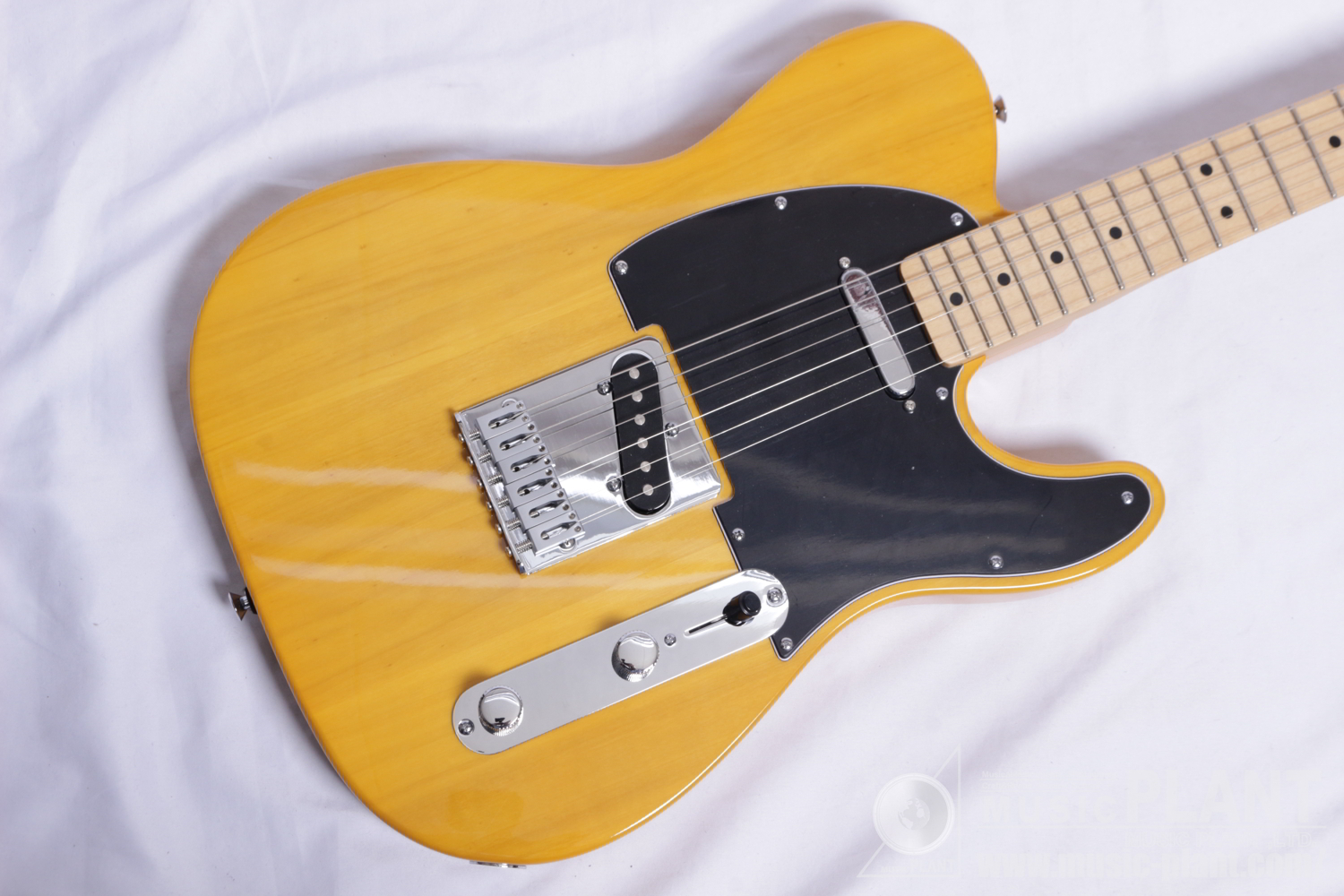 Standard Telecaster®, Maple Fingerboard, Black Pickguard, Butterscotch Blonde追加画像 Standard Telecaster®, Maple Fingerboard, Black Pickguard, Butterscotch Blonde追加画像