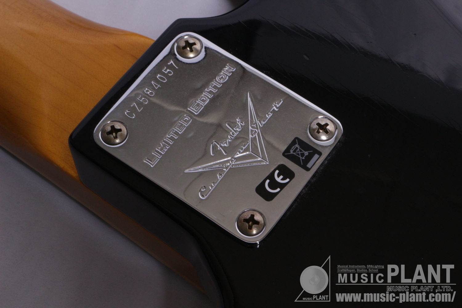 Limited Edition Custom Jazz Bass Journeyman Relic, 3A Rosewood Fingerboard, Aged Black追加画像 Limited Edition Custom Jazz Bass Journeyman Relic, 3A Rosewood Fingerboard, Aged Black追加画像