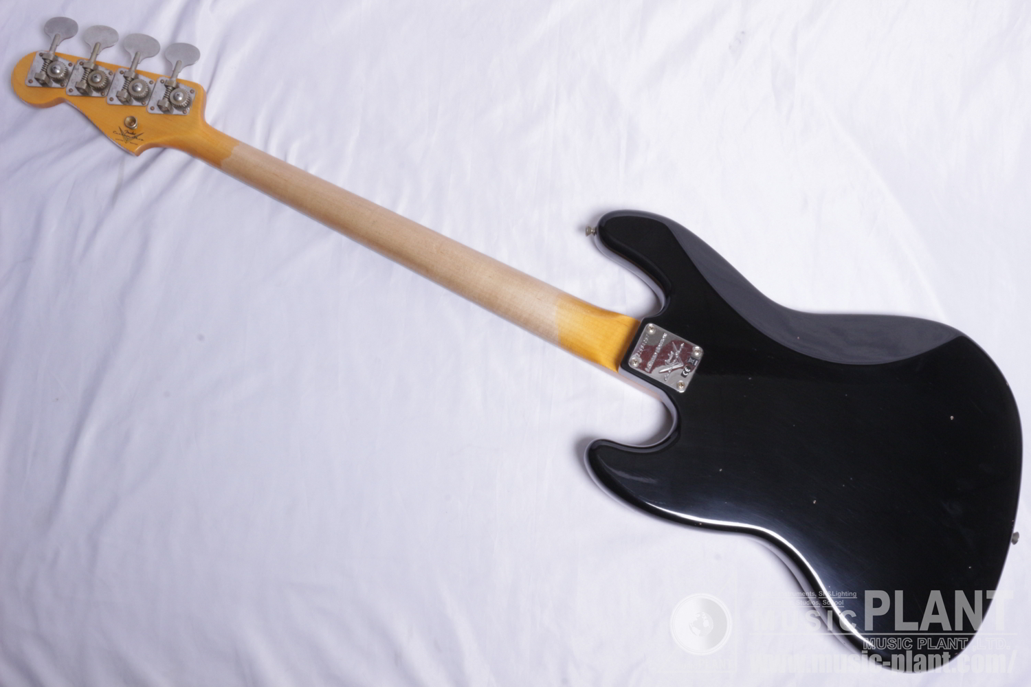 Limited Edition Custom Jazz Bass Journeyman Relic, 3A Rosewood Fingerboard, Aged Black背面画像 Limited Edition Custom Jazz Bass Journeyman Relic, 3A Rosewood Fingerboard, Aged Black背面画像