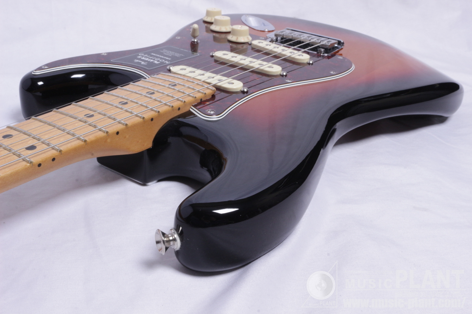 Player II Modified Stratocaster®, Maple Fingerboard, 3 Tone Sunburst追加画像 Player II Modified Stratocaster®, Maple Fingerboard, 3 Tone Sunburst追加画像