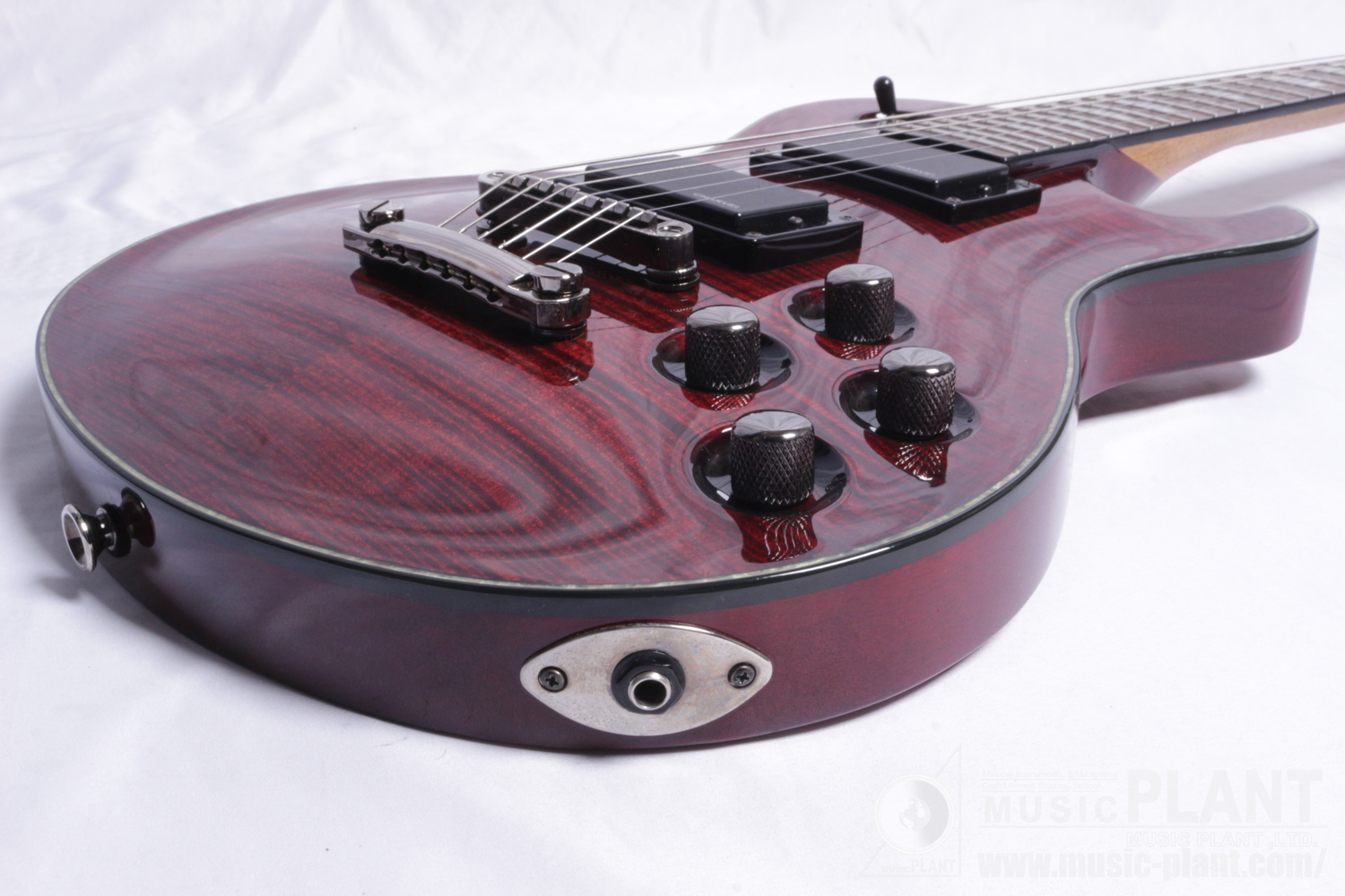 Desolation Single Cutaway Transparent Red追加画像 Desolation Single Cutaway Transparent Red追加画像