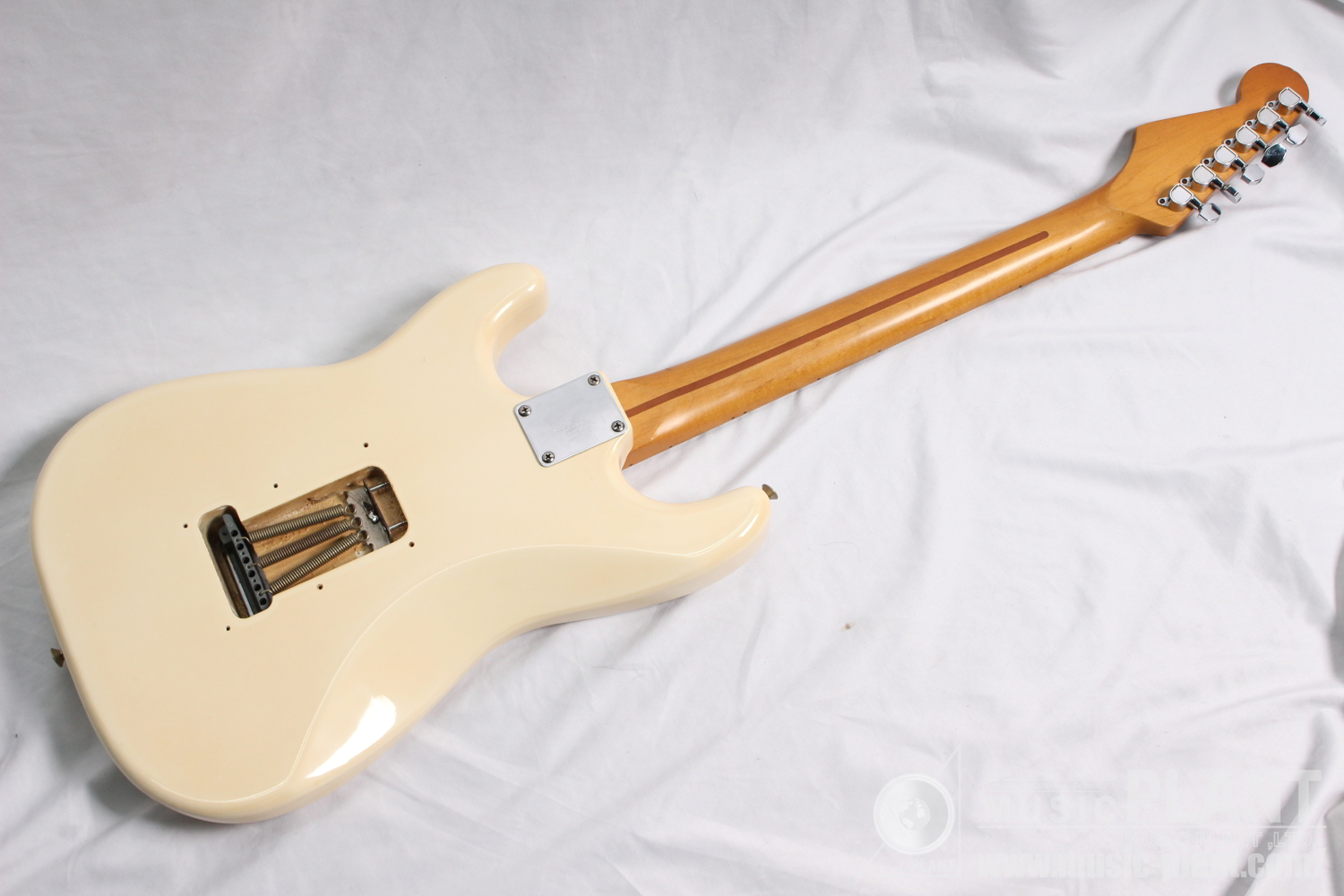 1990 I Series Stratocaster White背面画像 1990 I Series Stratocaster White背面画像