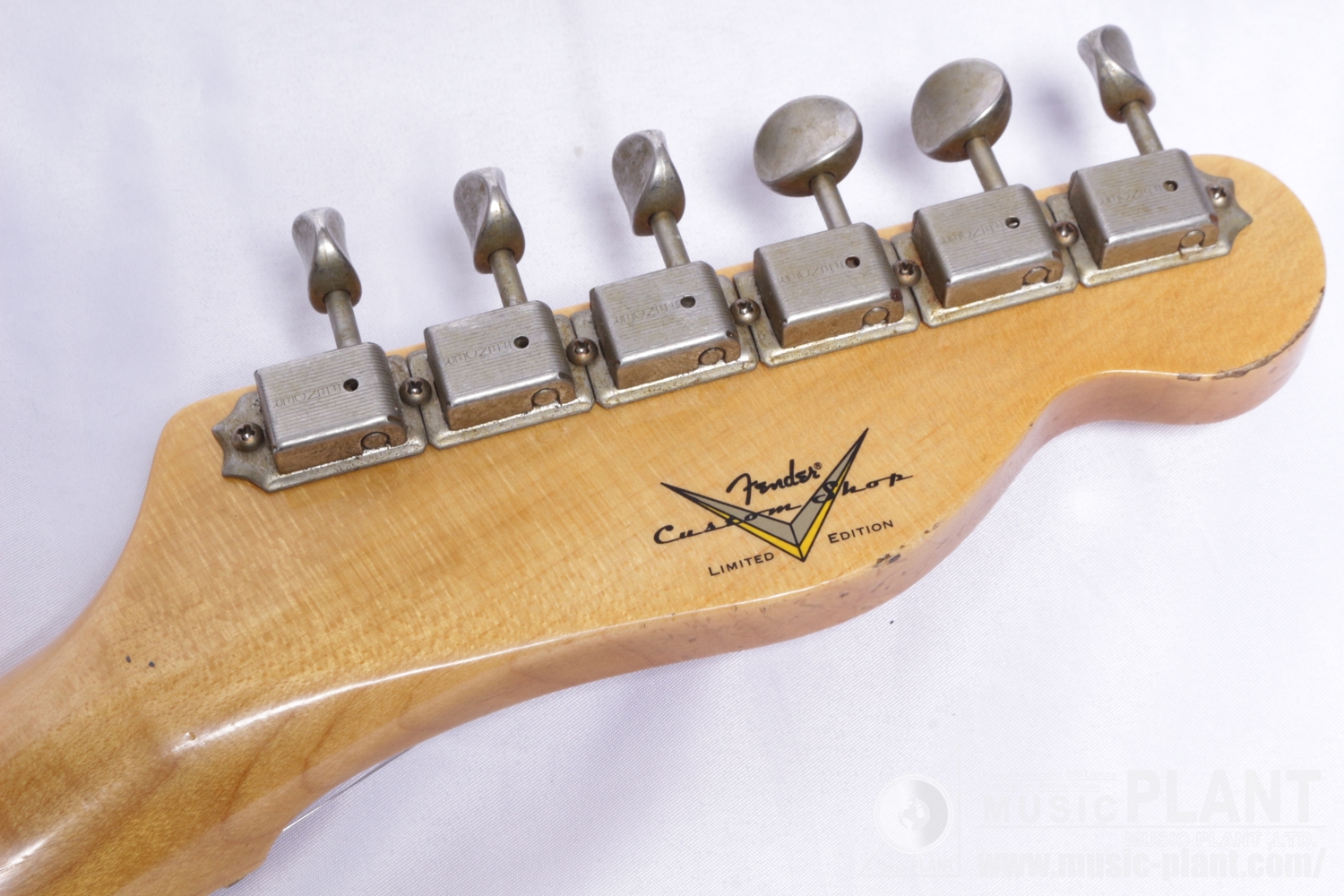 Limited Edition Tomatillo Telecaster Relic, Left-Handed, 1-Piece Quartersawn Maple Neck, Aged Blue Sparkle追加画像 Limited Edition Tomatillo Telecaster Relic, Left-Handed, 1-Piece Quartersawn Maple Neck, Aged Blue Sparkle追加画像