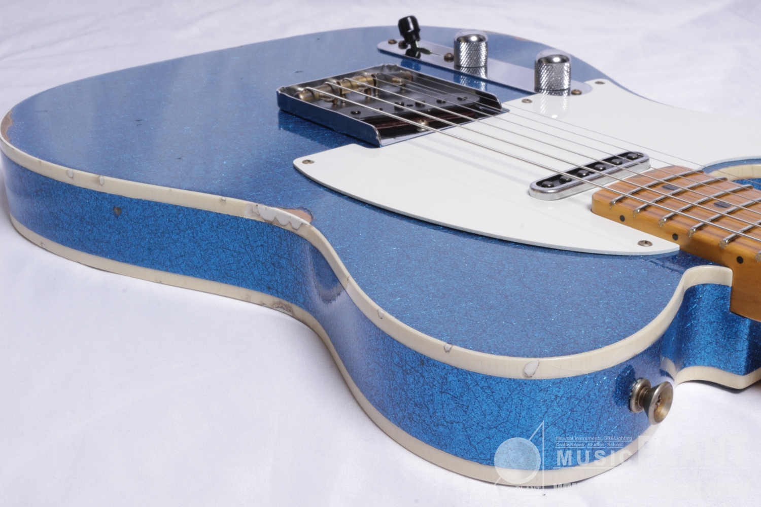 Limited Edition Tomatillo Telecaster Relic, Left-Handed, 1-Piece Quartersawn Maple Neck, Aged Blue Sparkle追加画像 Limited Edition Tomatillo Telecaster Relic, Left-Handed, 1-Piece Quartersawn Maple Neck, Aged Blue Sparkle追加画像