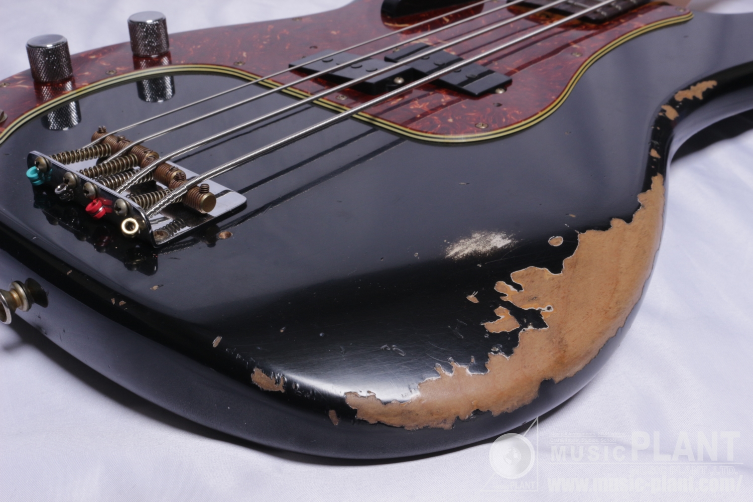 Limited Edition '66 Precision Bass Heavy Relic, Left-Handed, 3A Rosewood Fingerboard, Aged Black追加画像 Limited Edition '66 Precision Bass Heavy Relic, Left-Handed, 3A Rosewood Fingerboard, Aged Black追加画像