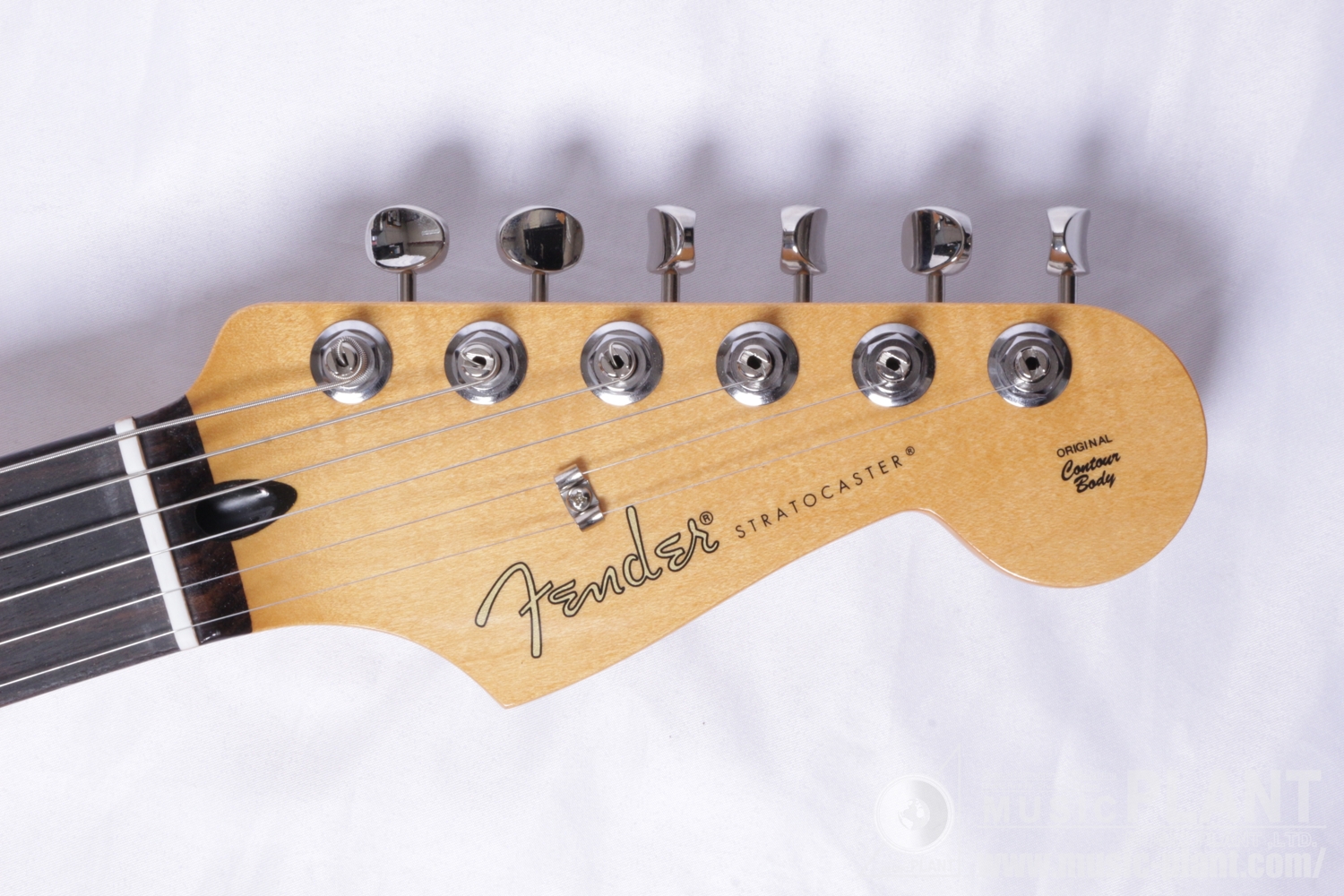 Player II Stratocaster®, Rosewood Fingerboard, White Blondeヘッド画像 Player II Stratocaster®, Rosewood Fingerboard, White Blondeヘッド画像