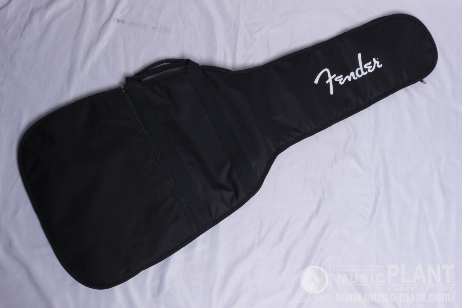 Standard Stratocaster HSS, Laurel Fingerboard, Black Pickguard, Blackケース画像 Standard Stratocaster HSS, Laurel Fingerboard, Black Pickguard, Blackケース画像