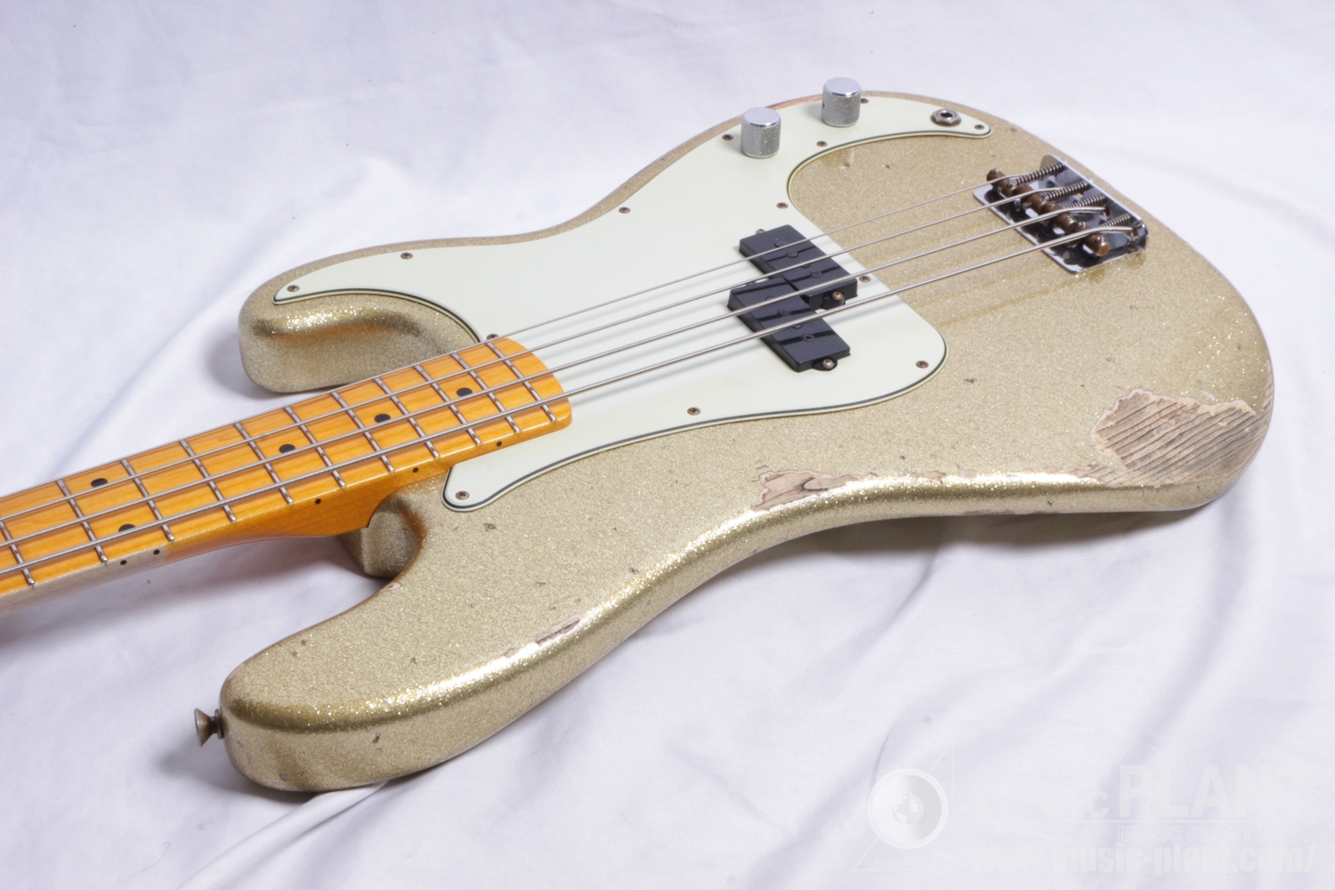 Custom Built J Signature Precision Bass Heavy Relic Champagne Gold追加画像 Custom Built J Signature Precision Bass Heavy Relic Champagne Gold追加画像