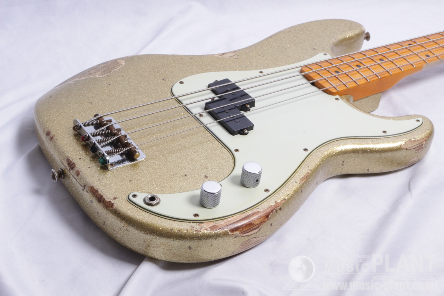 Custom Built J Signature Precision Bass Heavy Relic Champagne Gold追加画像 Custom Built J Signature Precision Bass Heavy Relic Champagne Gold追加画像