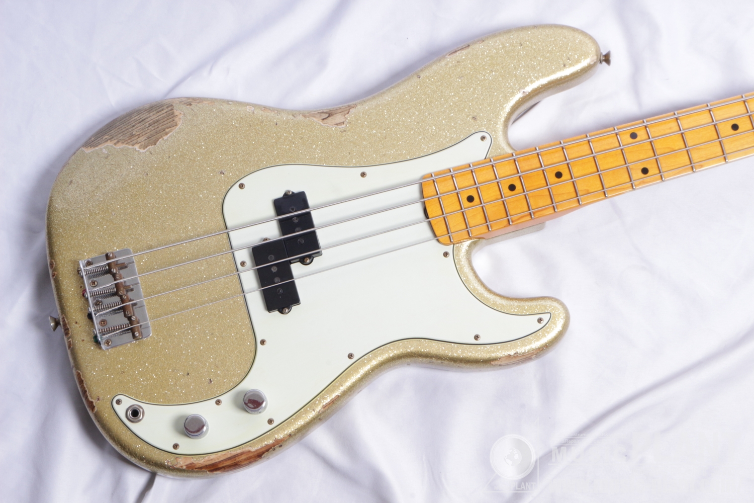 Custom Built J Signature Precision Bass Heavy Relic Champagne Gold追加画像 Custom Built J Signature Precision Bass Heavy Relic Champagne Gold追加画像