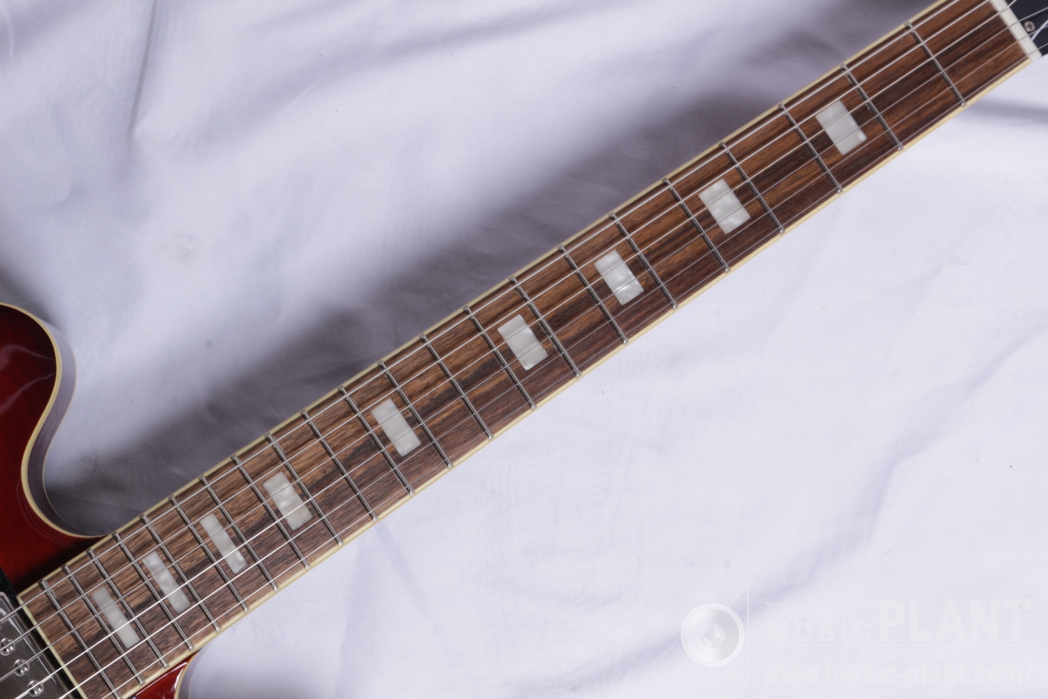 ES-335 Figured Raspberry Tea Burst追加画像 ES-335 Figured Raspberry Tea Burst追加画像