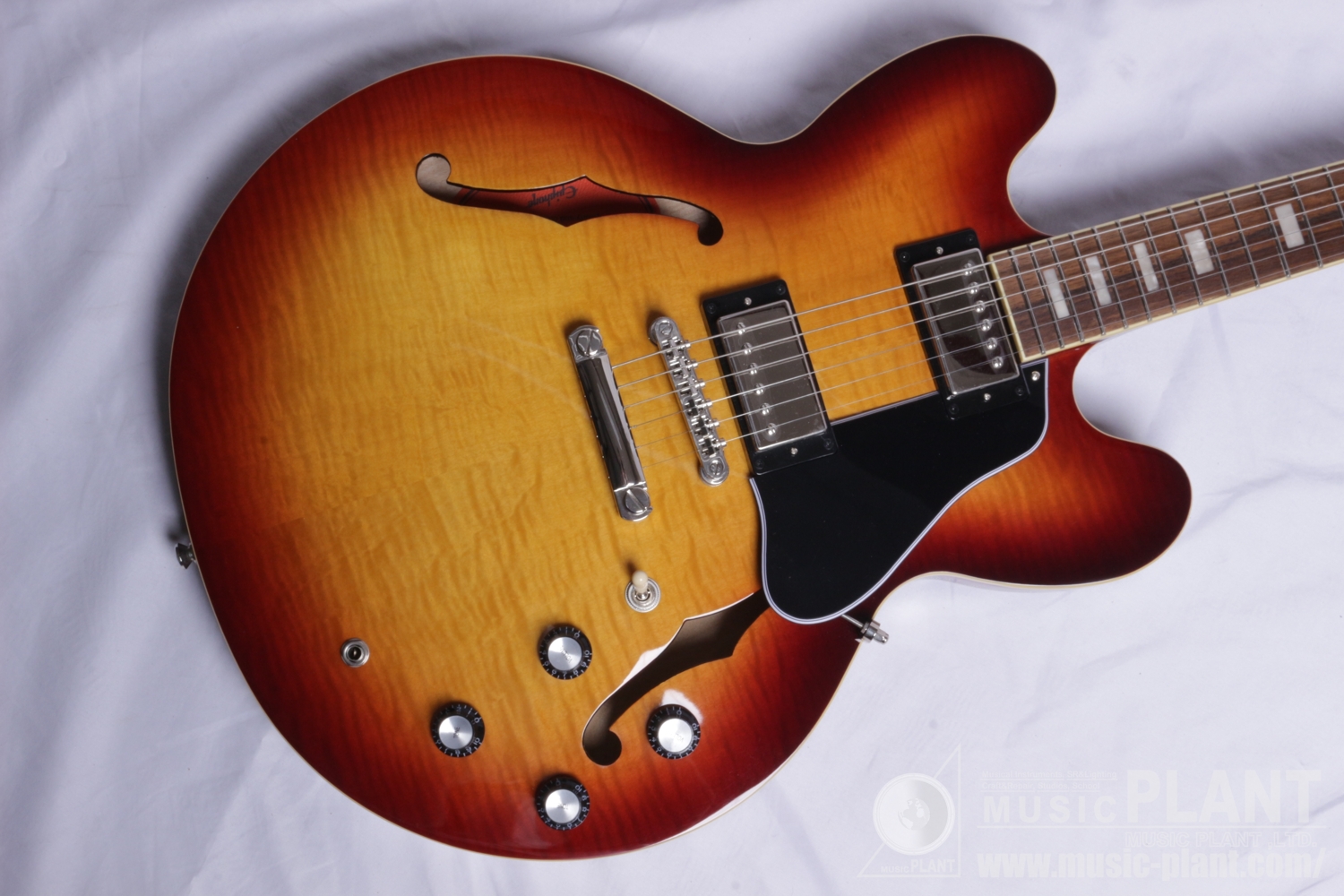 ES-335 Figured Raspberry Tea Burst追加画像 ES-335 Figured Raspberry Tea Burst追加画像