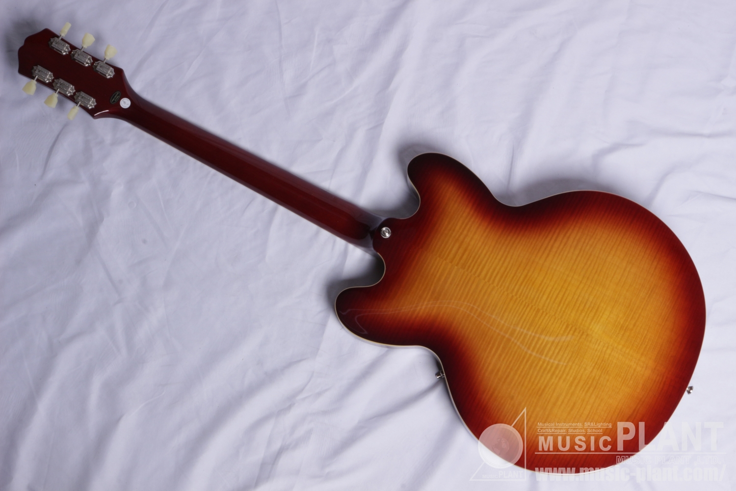 ES-335 Figured Raspberry Tea Burst背面画像 ES-335 Figured Raspberry Tea Burst背面画像