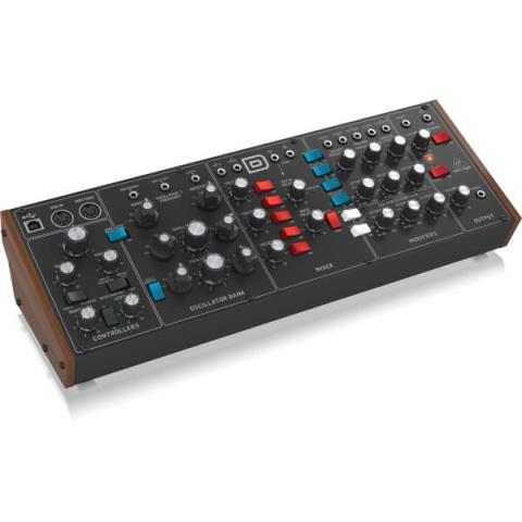 BEHRINGER-アナログシンセサイザーモジュールMODEL D