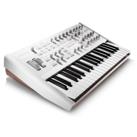 access-シンセサイザーVirus TI2 Polar