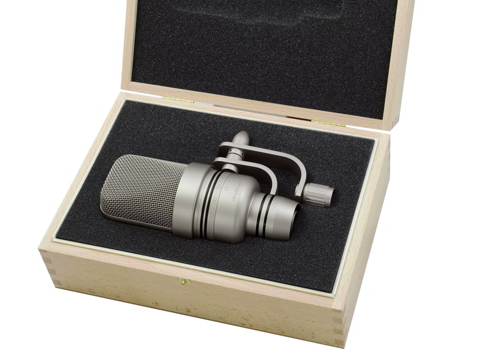 UM 930 twin satin nickelケース画像 UM 930 twin satin nickelケース画像