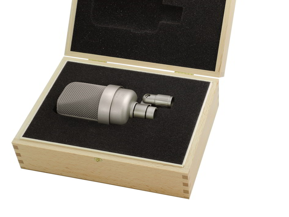 M 1030 satin nickelケース画像 M 1030 satin nickelケース画像