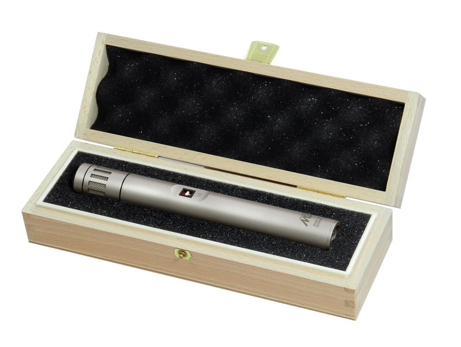 M 210 satin nickelケース画像 M 210 satin nickelケース画像