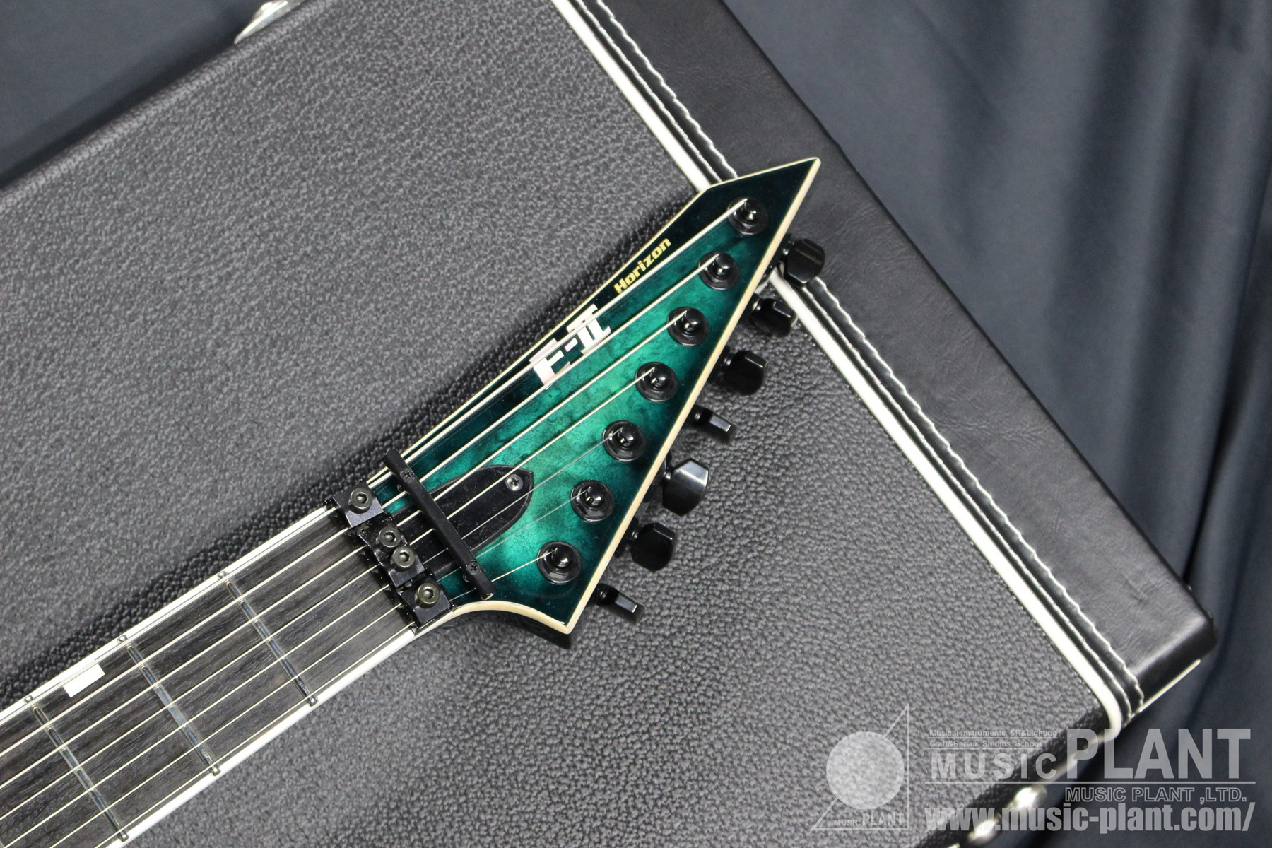 HORIZON FR-7 QM Black Turquoise Burstヘッド画像 HORIZON FR-7 QM Black Turquoise Burstヘッド画像