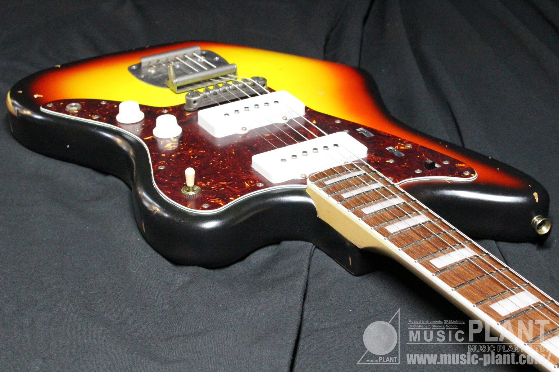 JM-63 Three Tone Sunburst Medium Aged追加画像 JM-63 Three Tone Sunburst Medium Aged追加画像