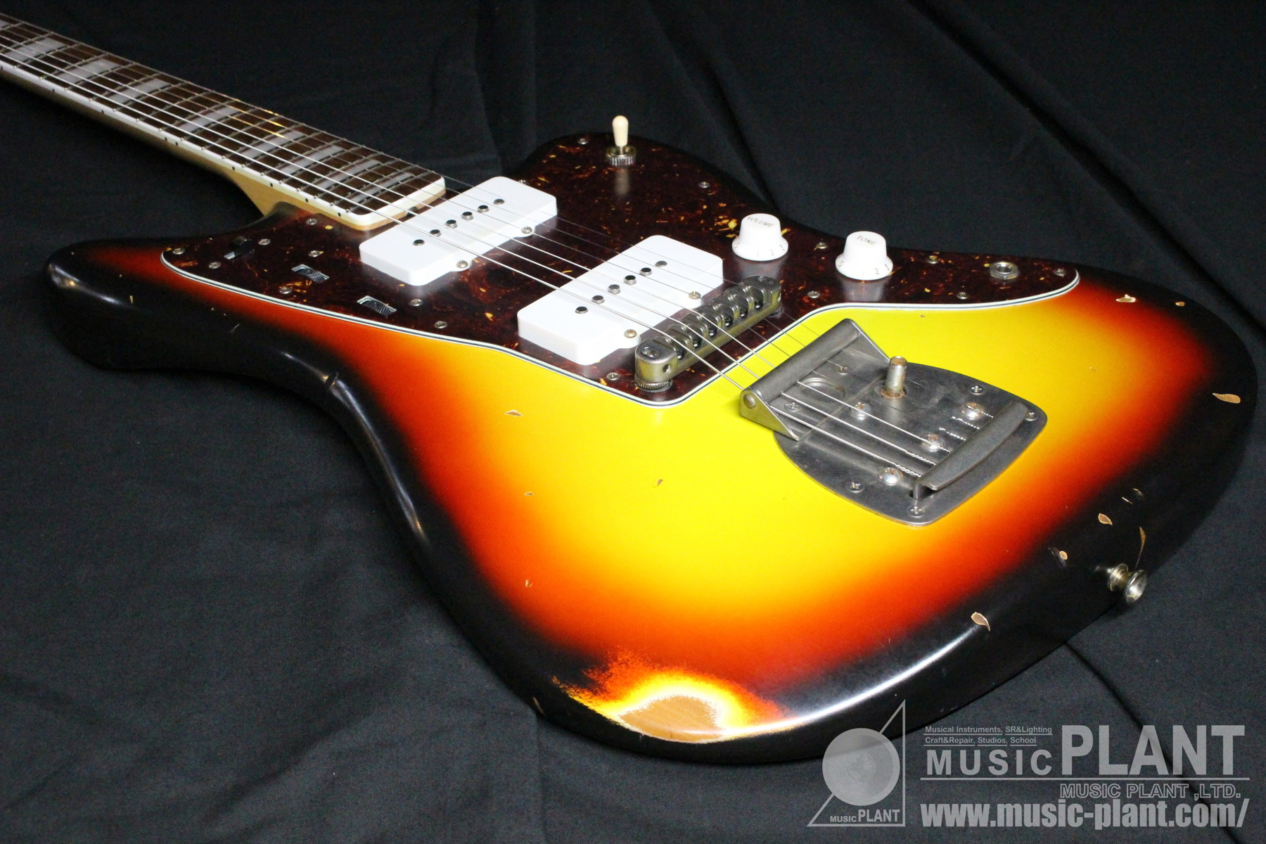 JM-63 Three Tone Sunburst Medium Aged追加画像 JM-63 Three Tone Sunburst Medium Aged追加画像
