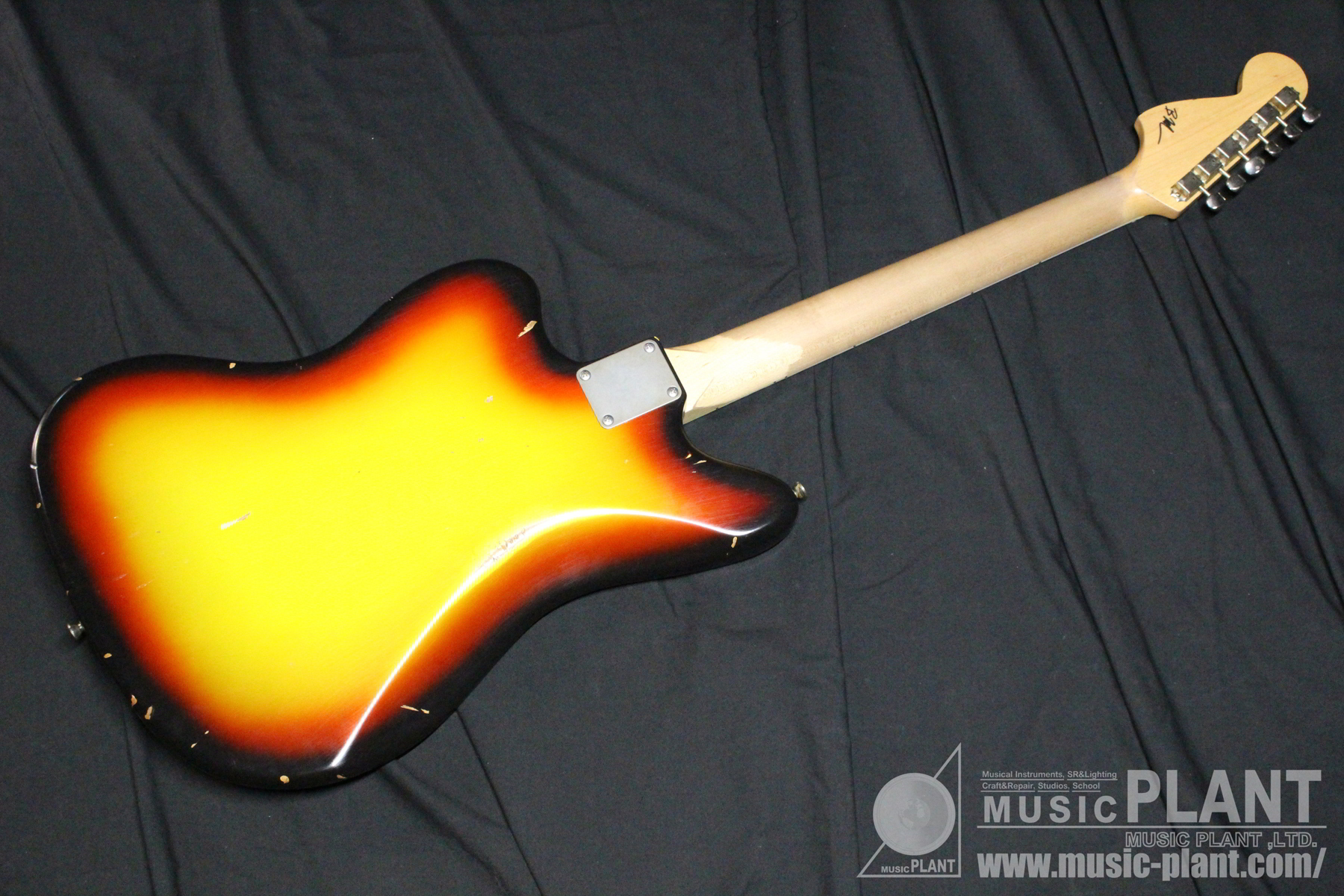 JM-63 Three Tone Sunburst Medium Aged背面画像 JM-63 Three Tone Sunburst Medium Aged背面画像