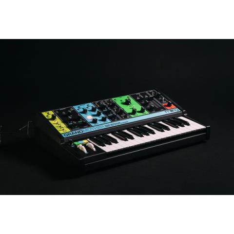 moog-セミ・モジュラー・タイプ アナログ・シンセサイザーGRANDMOTHER