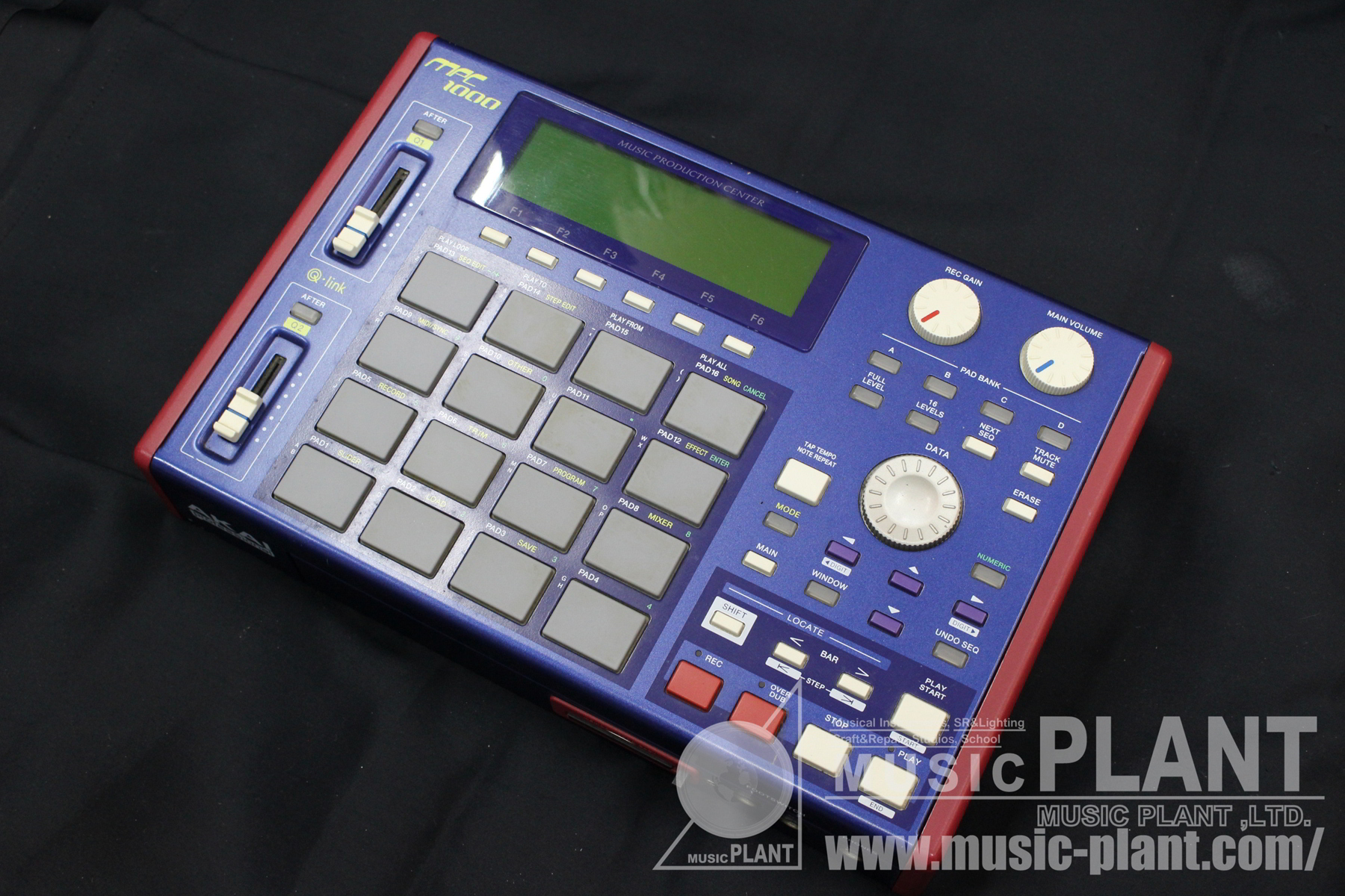 AKAI MPC1000サンプラー