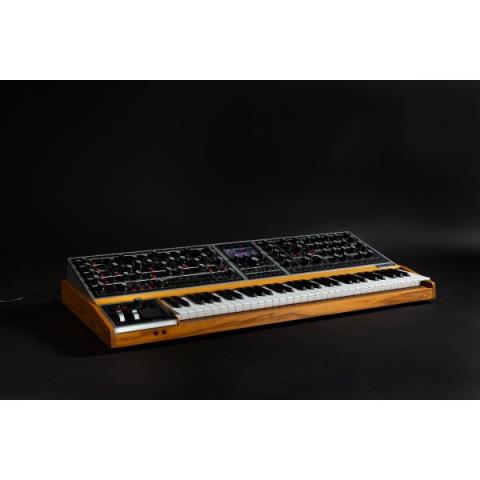 moog-ポリフォニック・アナログ・シンセサイザーMoog One 8 VOICE