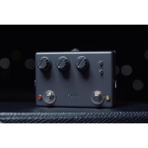 Zahnrad-オクターブファズ
FLUX OCTAVE FUZZ