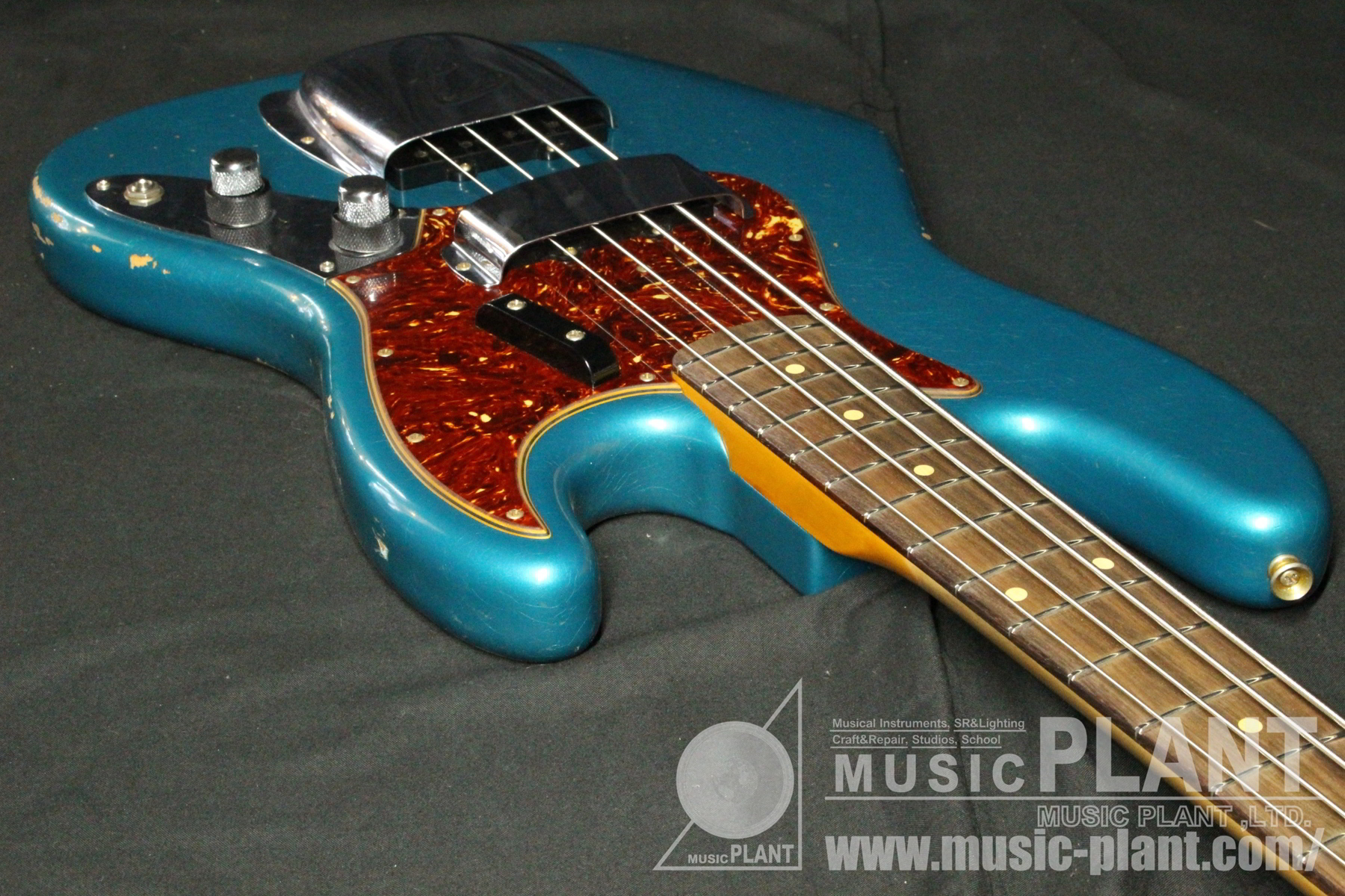 2017 NAMM Limited Edition 1960 Jazz Bass Relic Ocean Turquoise追加画像