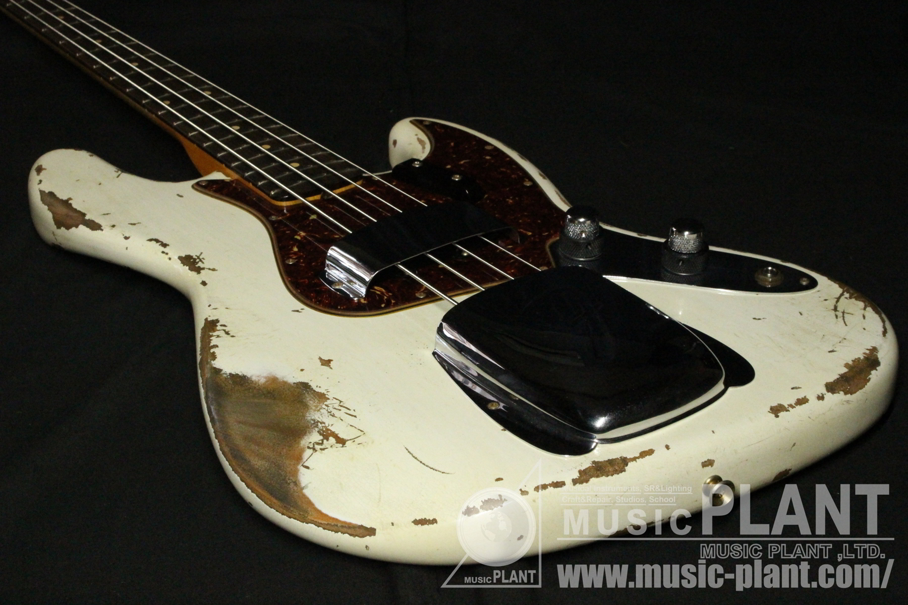 Time Machine 1961 Jazz Bass Heavy Relic Olympic White追加画像