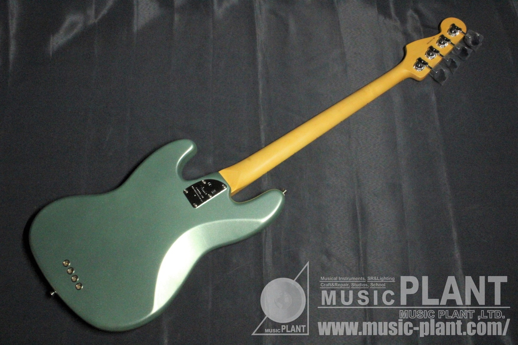 American Professional II Jazz Bass Maple Fingerboard, Mystic Surf Green背面画像 American Professional II Jazz Bass Maple Fingerboard, Mystic Surf Green背面画像