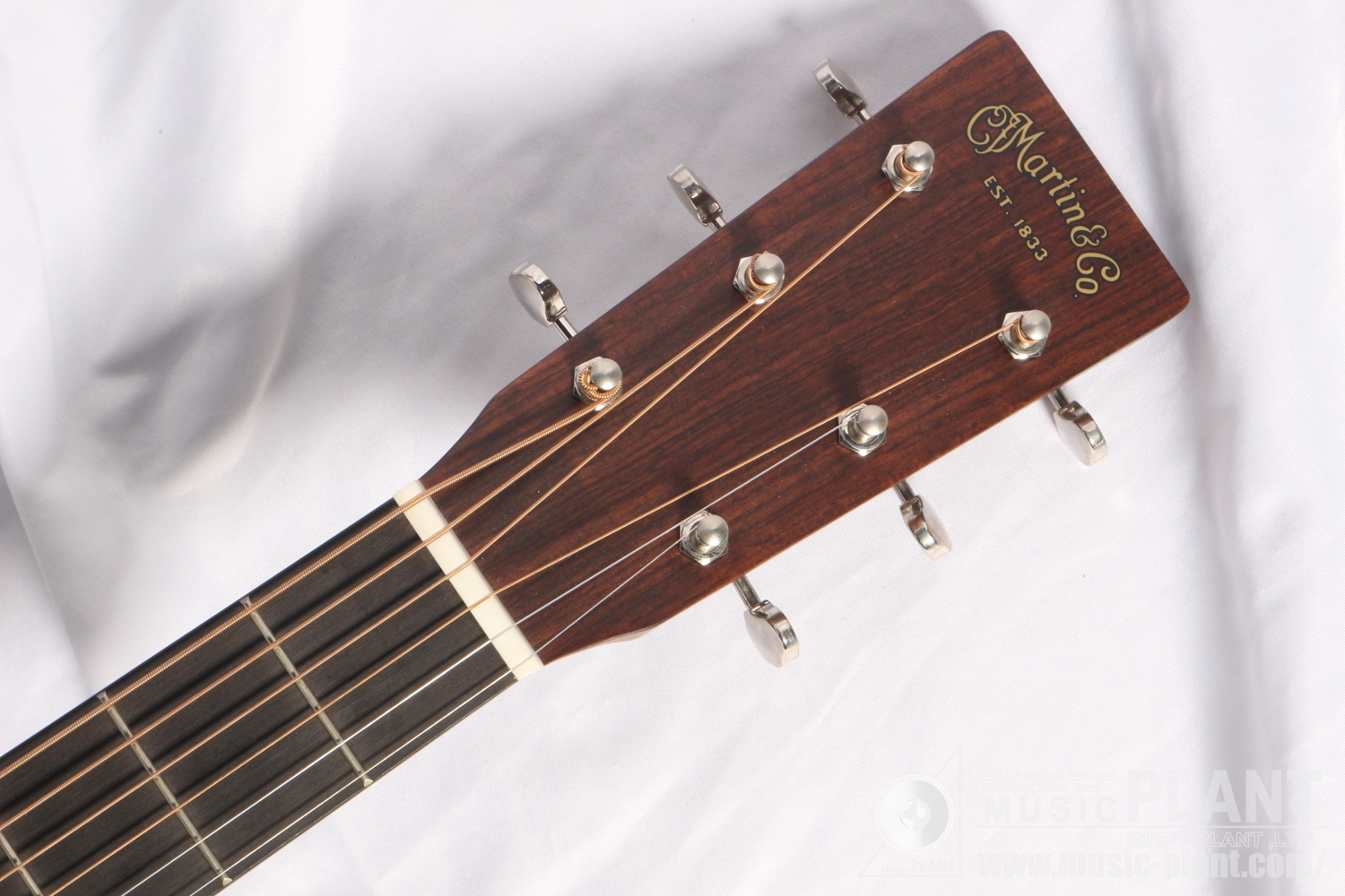 Martin (C.F.Martin) STANDARDシリーズ アコースティックギターD-18 Standard新品在庫あります