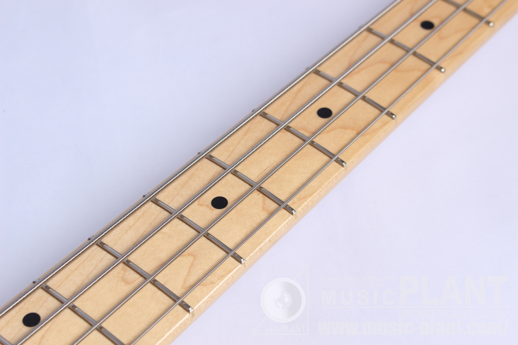Made in Japan Hybrid II Jazz Bass, Maple Fingerboard, Black追加画像 Made in Japan Hybrid II Jazz Bass, Maple Fingerboard, Black追加画像